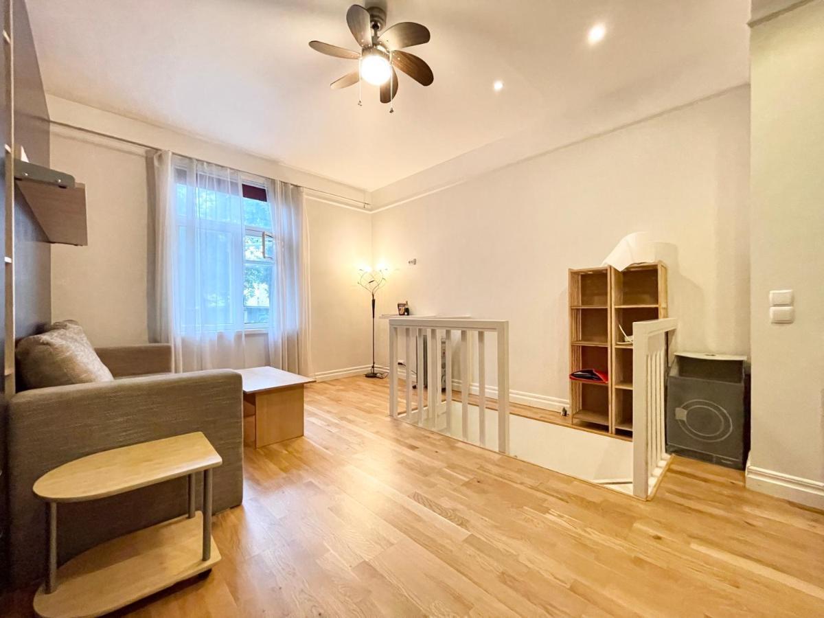 Cosy Studio In Historical Building. City Center Apartment Tallinn Exterior photo