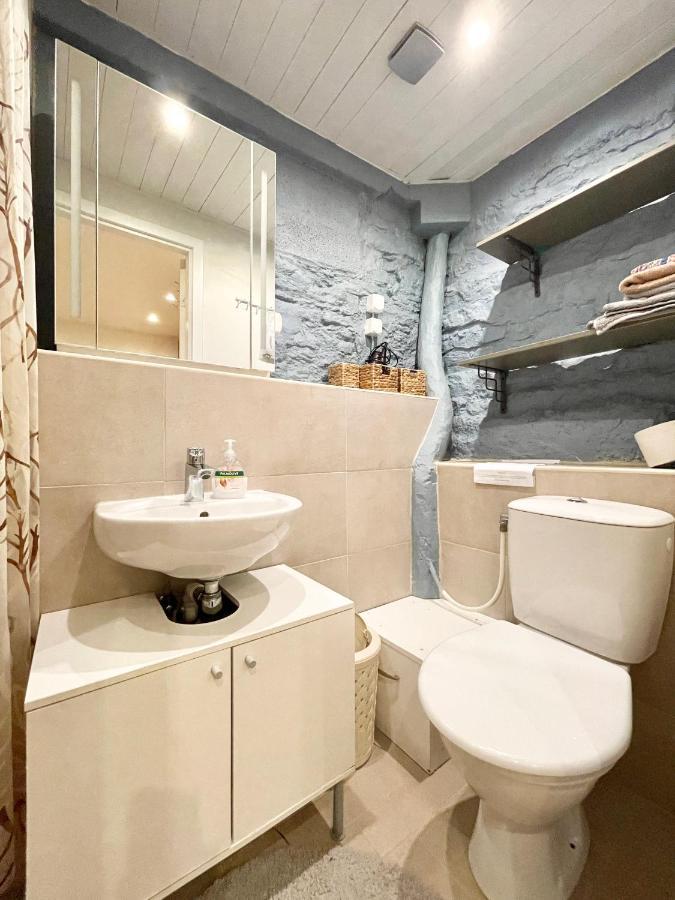 Cosy Studio In Historical Building. City Center Apartment Tallinn Exterior photo